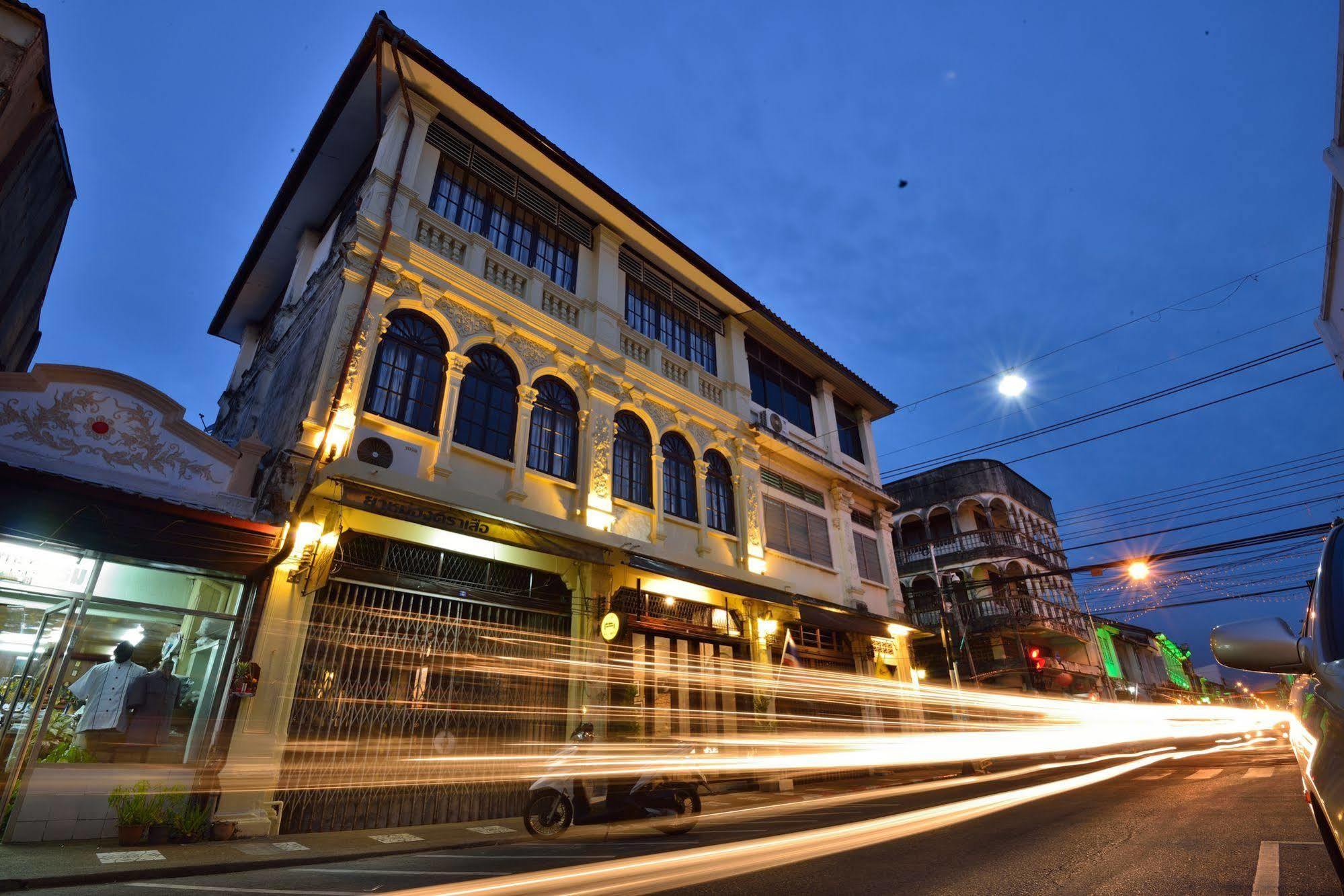 The Rommanee Classic Guesthouse Phuket Bagian luar foto